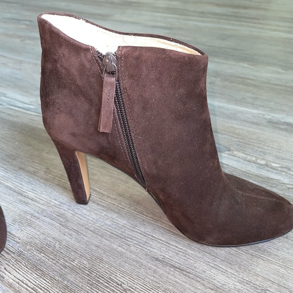 Faux suede Nina West booties. Color: dark brown. Size: US 9.5M. Gently worn. - Picture 3 of 7